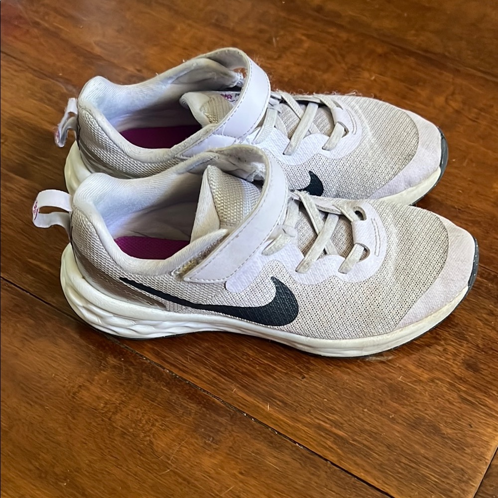 Nike Kids' Beige and Black Sneakers